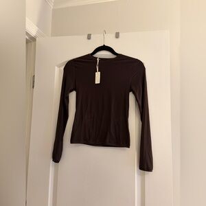 NWT SMOOTHEZ Long Sleeve Crew T-Shirt
